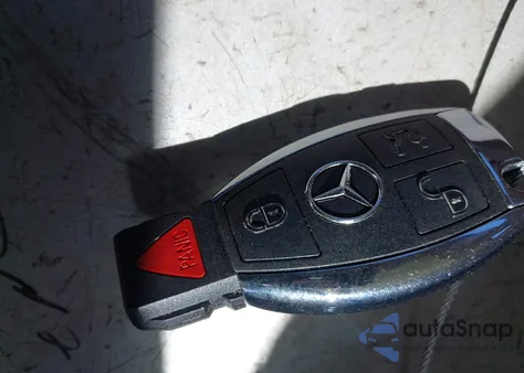 2015 Mercedes-Benz C 300 из США, поврежденный, VIN 55SWF4JB5FU076063